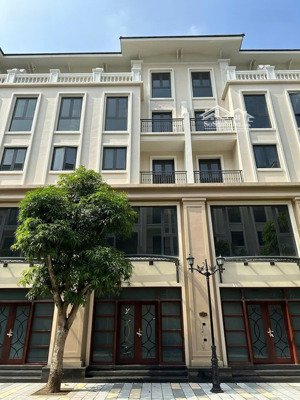 bán gấp căn liền kề 75m2 vin 3 cạnh công viên, gần trường học, nhà để xe nổi, chung cư masteri