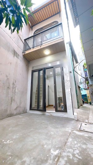 mua bán nhà quận 4, chính chủ bán nhà nhỏ giá nho nhỏ, 3 tầng, 2 phòng, hẻm xe hơi !