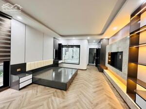 SIÊU PHẨM LÔ GÓC PHỐ NGUYỄN VĂN CỪ 55M, 8T, MT5M, THANG MÁY, 3 BƯỚC RA NGÃ 4 HỒNG TIẾN.