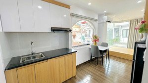 cho thuê gấp!!!!! phòng full kính siêu đẹp tại 81 nguyễn phong sắc, cầu giấy full nội thất 30m2