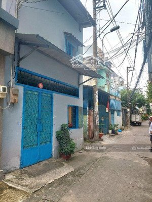 hẻm xe hơi, nhà vuông vứt 3 mặt thông thoáng gió. bàu cát, tân bình.