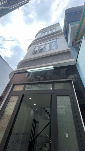 chỉ 5 tỷ hơn có nhà ngay bv nhi đồng - vài mét tới mt lý thái tổ , q10. 3 tầng.tặng full nội thất.