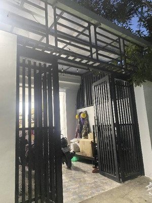 nhà đẹp giá tốt 81m2 chỉ 4.1 tỷ pháp lý hoàn công đầy đủ