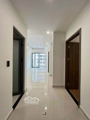 chính chủ cần bán căn góc 2pn2wc , view sông, hướng nam. tầng trung cực đẹp. giá chỉ : 4.3 tỷ