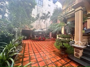 biệt thự phố cổ - hoàn kiếm - hà nội
350m2 - mt 17m - vỉa hè, đường 10m - thanh tuyền 