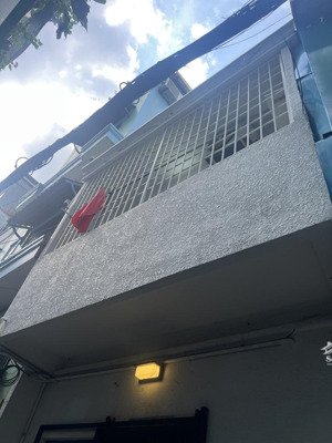 phú nhuận - sát mặt tiền nguyễn văn trỗi, gần cv hoàng văn thụ g30m2 nhỉnh 4tỷ