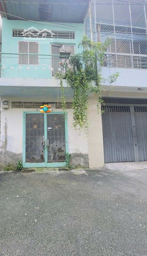 mặt tiền đường số q.4 xe hơi đỗ cửa giá chỉ 4ty5 rẻ nhất khu vực