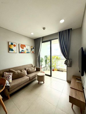 cần cho thuê gấp căn hộ the botanica. dt: 72m2, 2pn, 2wc. giá 16tr/th. lh: 