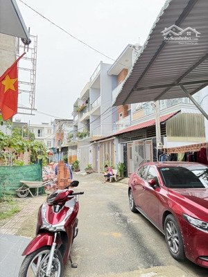 bán nhà 3 tầng hẻm xe hơi gần chung cư ricca p phú hữu q9 4pn 5wc giá 4,95 tỷ sổ hồng 