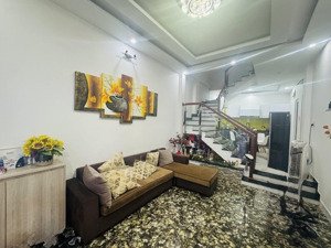 bán nhà 3 tầng ,3 ngủ ,3 wc ,ngay cầu rồng cách đường 20m2 diện tích 50m2 nhà đẹp vào ở ngay 5.5 tỷ