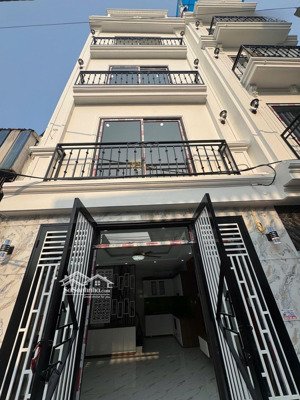 duy nhất 1 căn nhà 5tx33m2 ô tô đỗ gần, sát khu đô thị đô nghĩa giá chỉ 3.7 tỷ. lh: 