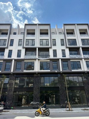 shophouse 7 tầng mặt phố q.ngô quyền - hải phòng sổ đỏ lâu dài - kinh doanh 24/7 giáp 10 tòa cc