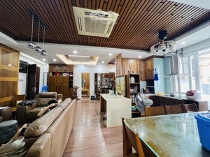 bán chung cư 335 cầu giấy, phường dịch vọng, dt 129m2, giá 8,8 tỷ. giá tốt ở thời điểm hiện tại