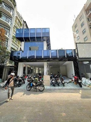 bán góc 2mtkd thạch thị thanh, phường tân định - ngang 9.5m - chỉ 440tr/m2 - dtkv 150m