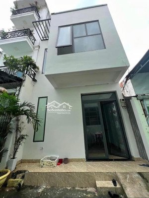 bác hoà cần tiền trả ngân hàng bán gấp nhà 1 trệt 1 lầu 1ty870