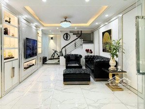 hàng xóm cần bán nhà trung phụng. cách mặt phố trung phụng 38m2, 5 tầng, mặt tiền 4,3m, 4ngủ