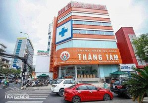 cho thuê nhà góc 2 mt đường cmt8 & hồ xuân hương, p.võ thị sáu, q3, dt 8x24m, hầm 6 lầu, 400tr