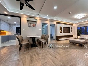 bán căn hộ 210m2, 4pn3wc, bancong đông, view hồ tây tại discovery complex, em đức: 