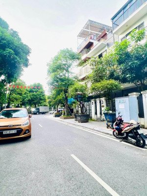 biệt thự siêu kinh doanh, 120m2, mt 7.5m, 4 tầng, 41.8 tỷ, kđt xa la - hà đông, khu vực sầm uất