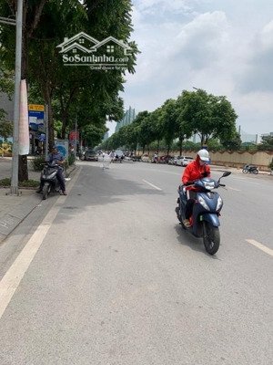 lô góc lê trọng tấn - mặt tiền vừa khuôn - doanh thu đều đặn - mặt đường 2 chiều 4 làn xe