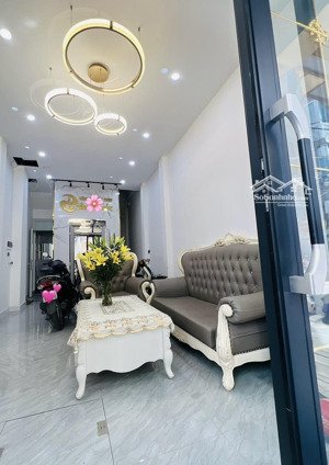 cho thuê nhà mới mặt đường cù chính lan có thang máy, giá chỉ 6 triệu/tầng