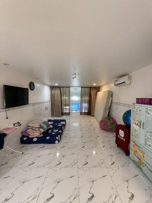 chung cư lầu 1 mặt tiền trần hưng đạo quận 5 82m2 - 3.35 tỷ