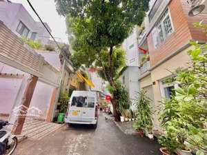 nhà 2 tầng mới xây kinh doanh đỉnh ngay phạm văn đồng / chợ thủ đức ngang 8m 60m cn