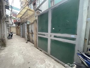 [249] bán mảnh đất siêu hiếm ngay ngã tư sở. dt 101 m2, mt siêu đẹp 7.6m. giá yêu thương. xây ccmn