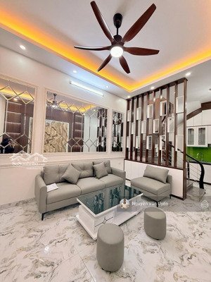 phan kế bính - ba đình- 46 m2 x 5 tầng ,đủ công năng, ô tô đậu cổng, nhà xây mới kính koong,