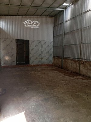 làm nhà xưởng - kho. cửa hàng bán hàng online hoặc offline