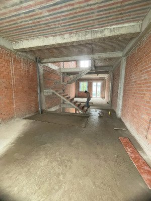 bán gấp nhà mới xây kdc 6b intresco 100m2 giá 9.7 tỷ