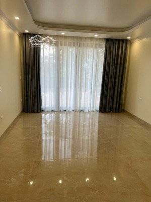 hot! nhà mặt phố 6 tầng, vỉa hè rộng kinh doanh mọi mặt hàng