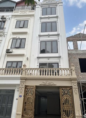 bán nhà mặt phố thanh am! dt 68,9m2, 5 tầng 1 tum thang máy, mt4,6m, kinh doanh hoặc làm văn phòng