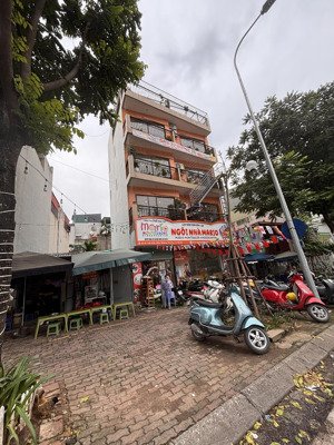 mặt phố 8 làn xe trần khát chân, 86m2, lô góc mặt tiền rộng, vỉa hè to, kinh doanh gì cũng tốt