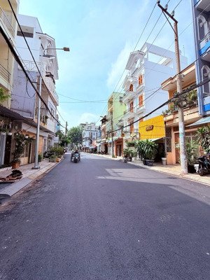 bán : nhà vị trí : mặt tiền nguyễn hậu tân phú diện tích: 4 x 13m 1 trệt 3 lầu. 10.6 tỷ tl