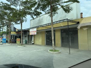 cho thuê cửa hàng đẹp tại tố hữu, tân phong, quảng xương, thanh hóa, 23 triệu/th, 180m2