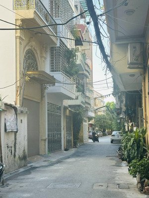 chủ nhà cần bán gấp căn dt 90m2 dãy b8 khu tập thể 918, phúc đồng, long biên