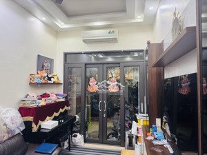 trung tâm đống đa - ngõ nông gần phố - thoáng trước sau