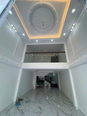 mt đông du,p.bến nghé,q.1 dt 4.3x23 dtcn 94m2 5 tầng giá 130 tỷ- hdt 150tr/ tháng