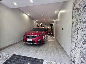 bán nhà chùa láng, 5 tầng - thang máy - ô tô vào nhà- 2 thoáng vĩnh viễn - trước nhà 6m- hơn 15 tỷ