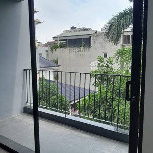 lạc long quân 60m2 x 5t thang máy - gần phố, gần ôtô - đi vài bước ra hồ, thông nhật chiêu 12,2 tỷ