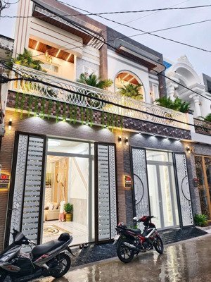 chính chủ. kế bên bách hóa xanh trần đại nghĩa, gần vòng xoay an lạc