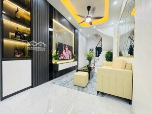 bán nhà riêng 35m2 5 tầng, mt 3,9m ( 3pn,4wc ) gần ô tô. giá 6,9 tỷ