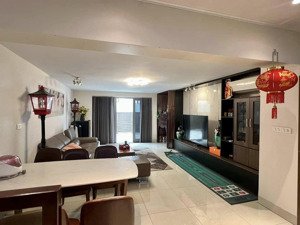 bán nhanh biệt thự 176m2 x4 tầng mặt tiền 30m tại vinhomes riverside long biên, hà nội