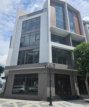 bán bt góc gần chung cư , công viên vinhomes ocean park 3, giá thỏa thuận 145m2