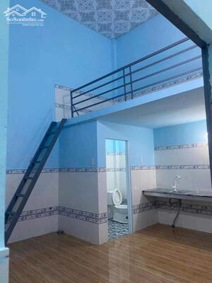 Nhà trọ trong KCN Tân Đức, xã Đức Hòa Hạ dt 560m2 thổ cư có 20 phòng + 2 ki ốt giá 7,5 tỷ