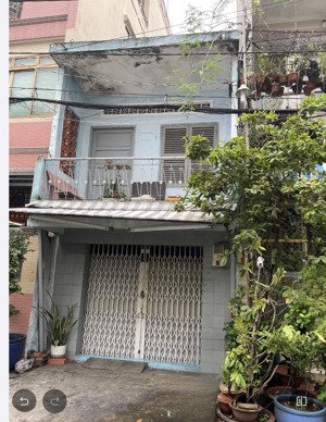 nhà hẻm 1/ lạc long quân quận 11 49m2 2 tầng - hẻm trước nhà 10m - nhà cũ tiện xây mới - giá 6 tỷ 1