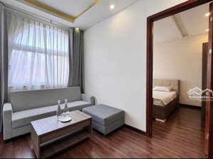 căn hộ ban công lớn full nội thất máy giặt riêng ngay chợ bến thành đối diện công viên 23/9 quận 1