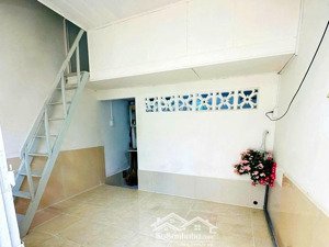 cho thuê nhà xinh 1 lầu hẻm xe hơi nguyên hồng, quận bình thạnh.