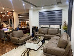 cần cho thuê nhà 90m*6 tầng, phố trần hữu tước, đống đa mới đẹp có thang máy, giá 40 triệu